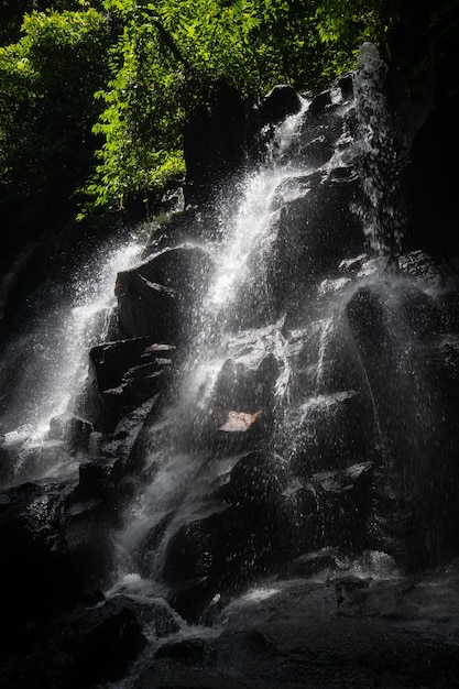 Cachoeira Kanto Lampo perto de Ubud, Bali, Indonésia