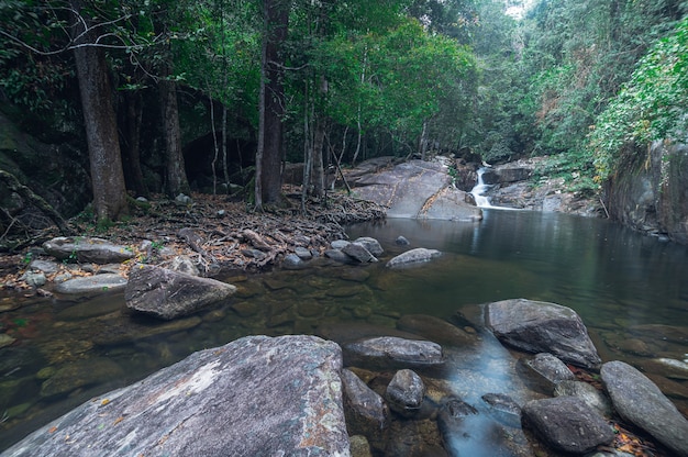 Cachoeira khao chamao, parque nacional