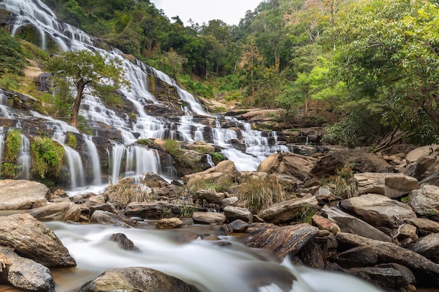 Cachoeira Mae Ya no parque nacional Doi Inthanon