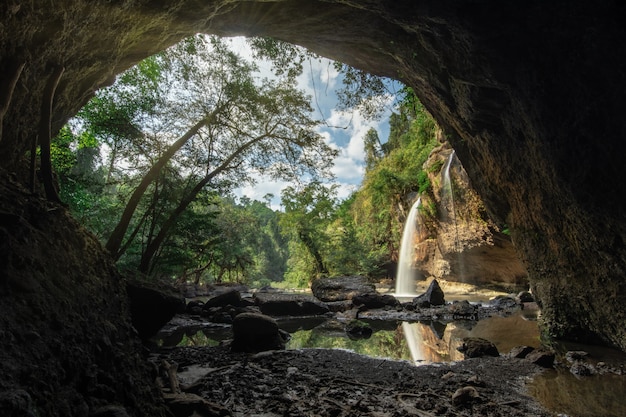 Cachoeira Natural Haew Suwat