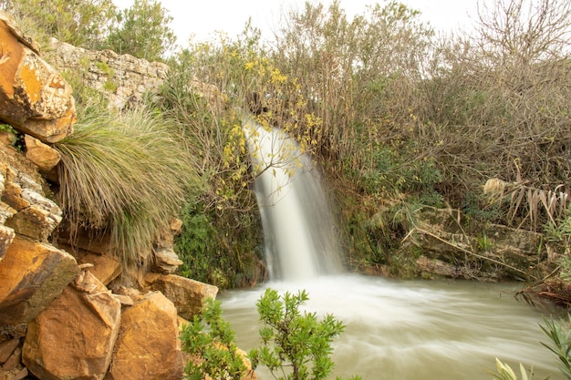 Cachoeira no parque nacional em Bazina Joumine Bizerte