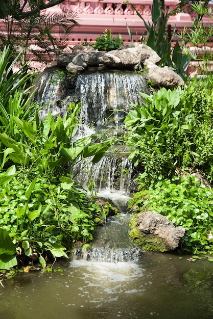 Cachoeira no parque.