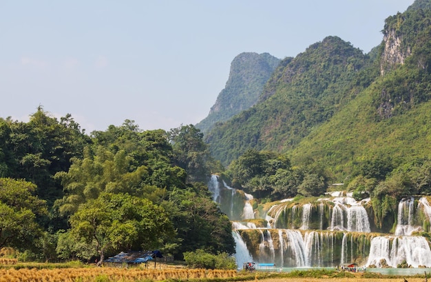 Cachoeira no vietnã