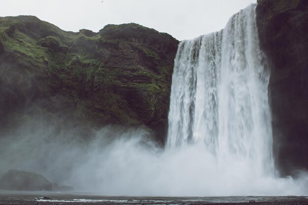 Cachoeira Scogafoss na Islândia
