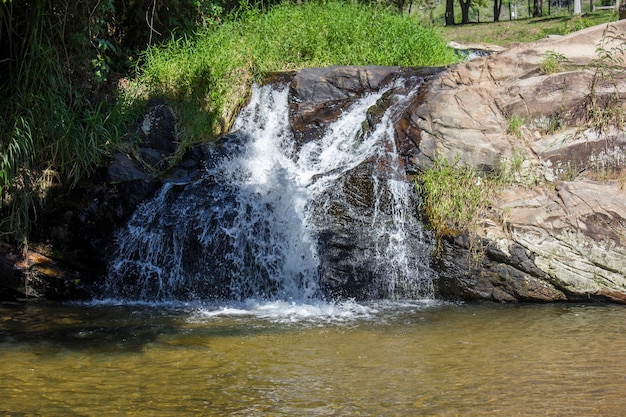 Cachoeira Tomascar no lindo rio do Rio de Janeiro.