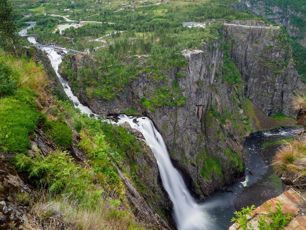 Cachoeira Voringfossen fotografada com longa exposição Noruega