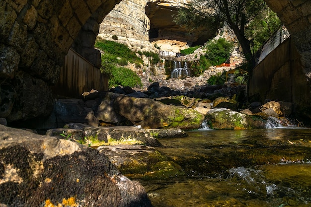 Cachoeiras do rio Baaqline, montanha Líbano