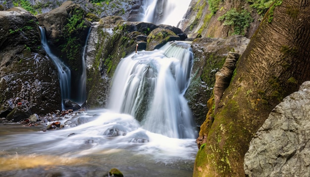 Cachoeiras em cascata em Cataract Falls