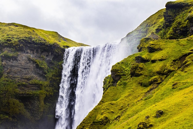 Cachoeiras Skogafoss na Islândia