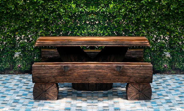 Cadeira de madeira ao ar livre e mesa com parede de folhas verdes
