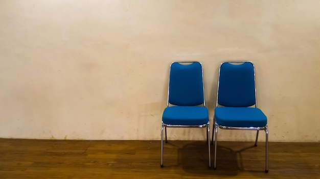 Foto cadeiras e cadeira azul