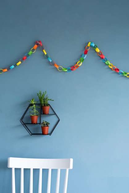 Foto cadenas de papel de colores bodegón