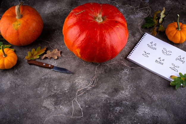 Caderno com cara assustadora para fazer halloween jackolantern