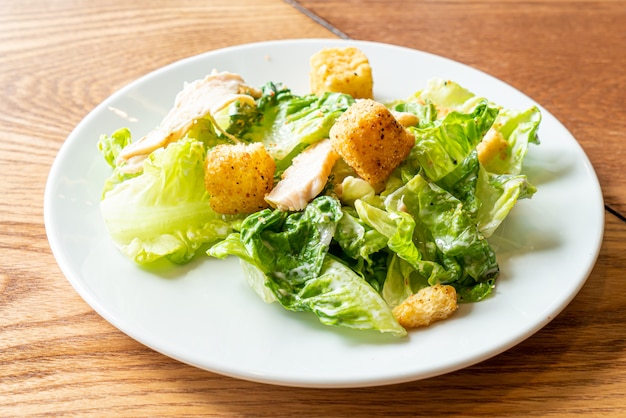 Caesar Salat mit Huhn