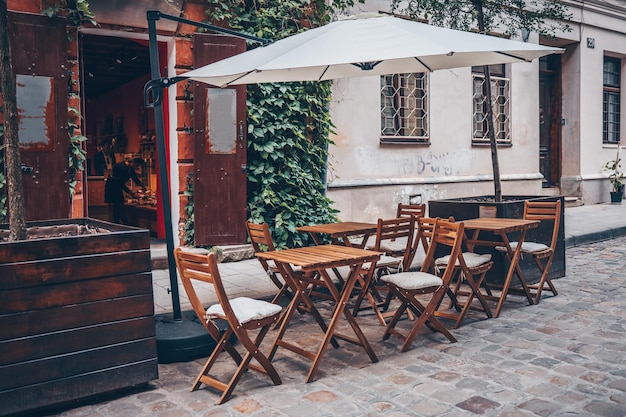 Café acogedor en la ciudad de Lviv