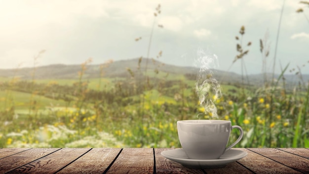 un café caliente en la mesa sobre un fondo natural