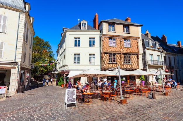 Café de la calle en Saumur Francia