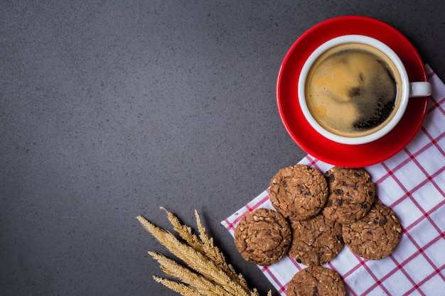 café com biscoito