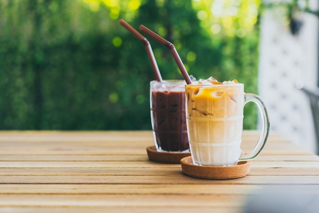 café com leite gelado com chocolate gelado