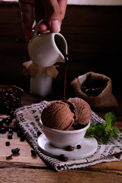 Café com sorvete de chocolate