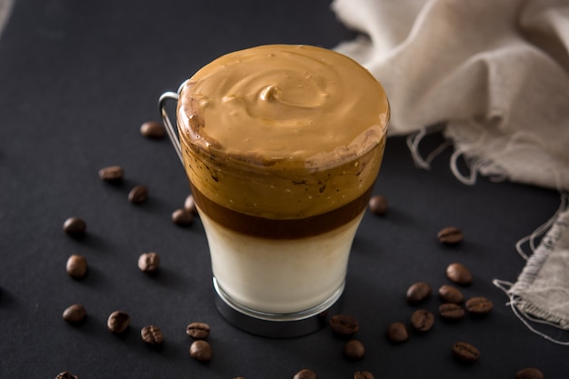 Café cremoso de dalgona helado