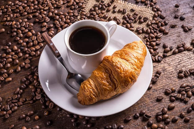 Café y Croissant