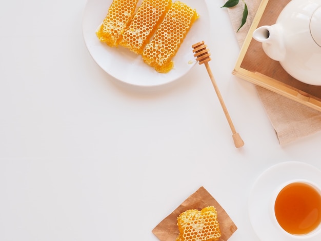 Café da manhã chá com favos de mel