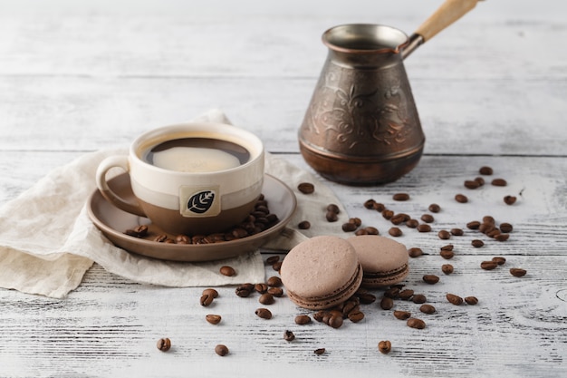 Café da manhã com café e biscoitos