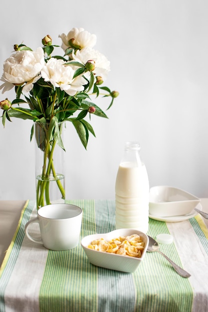 Café da manhã com flocos de milho