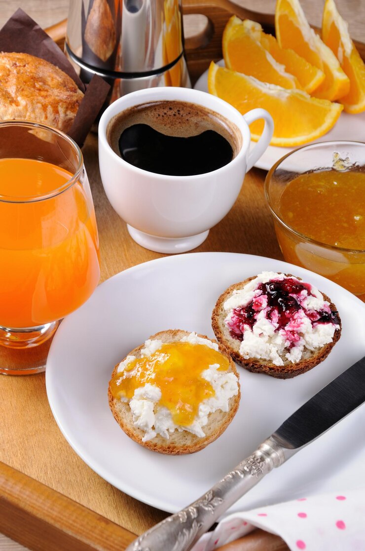 Foto café da manhã de pão com ricotta