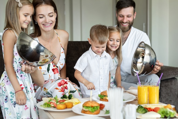 Café da manhã em família no hotel