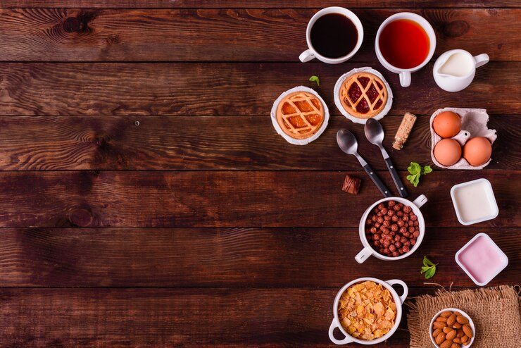 Foto café da manhã saboroso e útil com flocos, leite, nozes e frutas secas