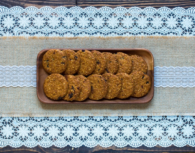 Café da manhã saudável com biscoitos de cereais