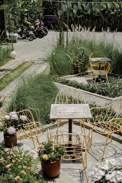 Foto cafe el diseño de interiores ayuda a cambiar la percepción hacia el ambiente y la comida.