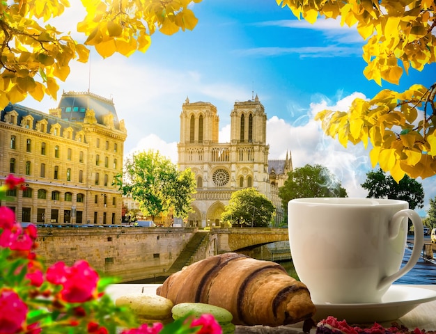 Café e Notre Dame