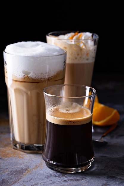 Café latte espresso negro y café vienés