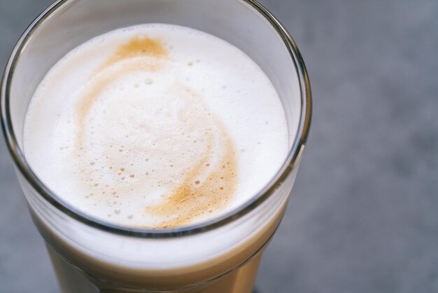 Café latte macchiato en un vaso