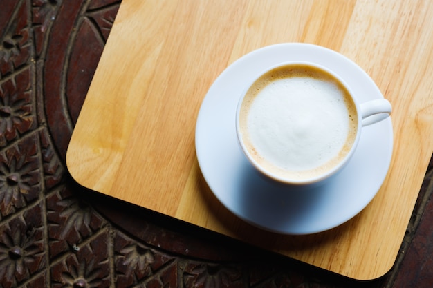 Café con leche, café con forma de burbuja y copia espacio vista superior.