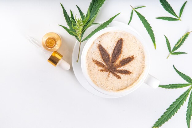 Café con leche de cáñamo con CBD