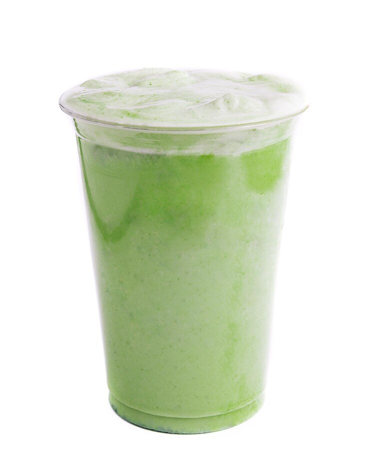 Café matcha en vaso de plástico