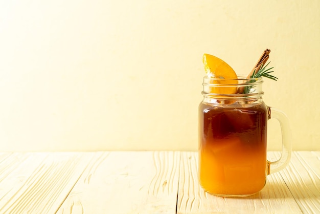 Café preto com suco de laranja e limão