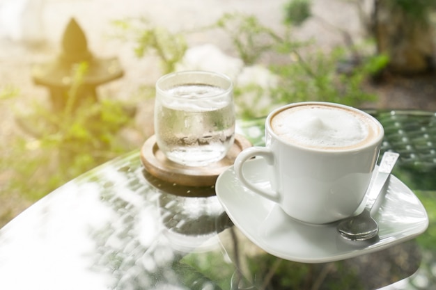 Café quente para o intervalo no café