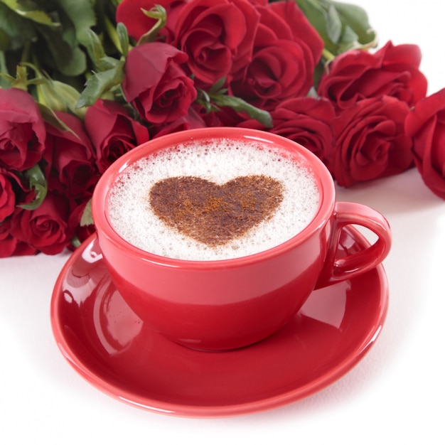 Café y rosas para el día de san valentín