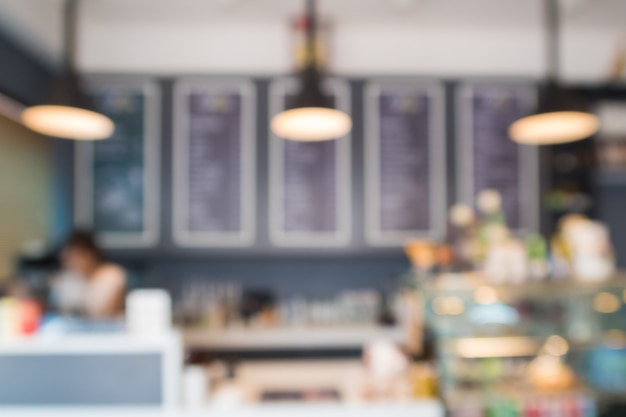 Cafetería con contador de fondo borroso