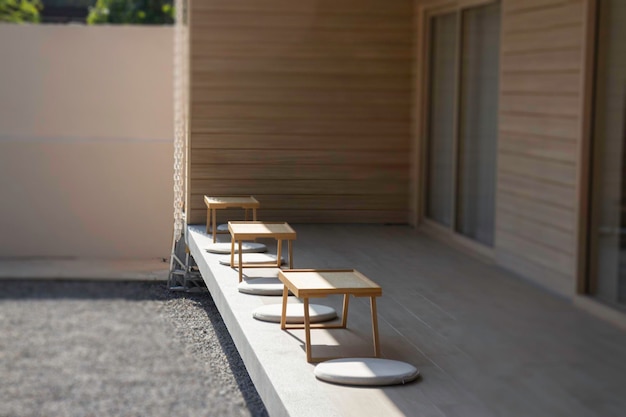 Cafetería de madera en temporada de primavera a verano.