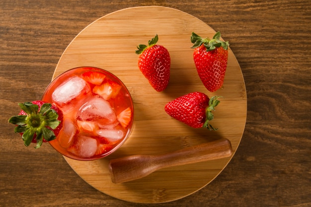 Caipirinha de fresa recién hecha