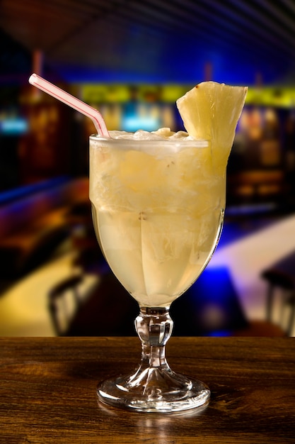 Caipirinha de frutas de piña de Brasil