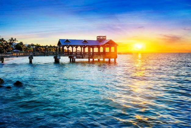 Cais na praia em Key West Florida EUA