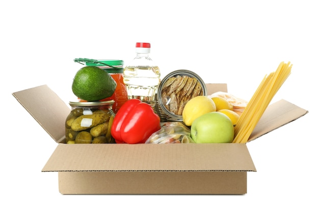 Caixa de doação com comida isolada no fundo branco