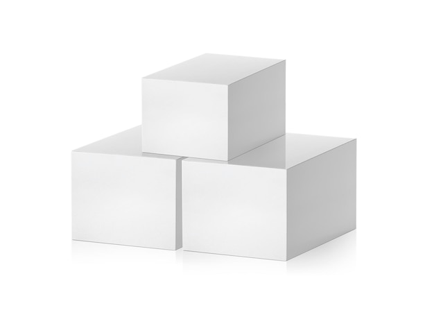 Caixa de papelão branca de embalagem em branco isolada em fundo branco pronta para design de embalagem